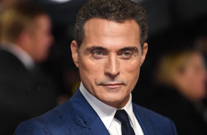 Rufus Sewell